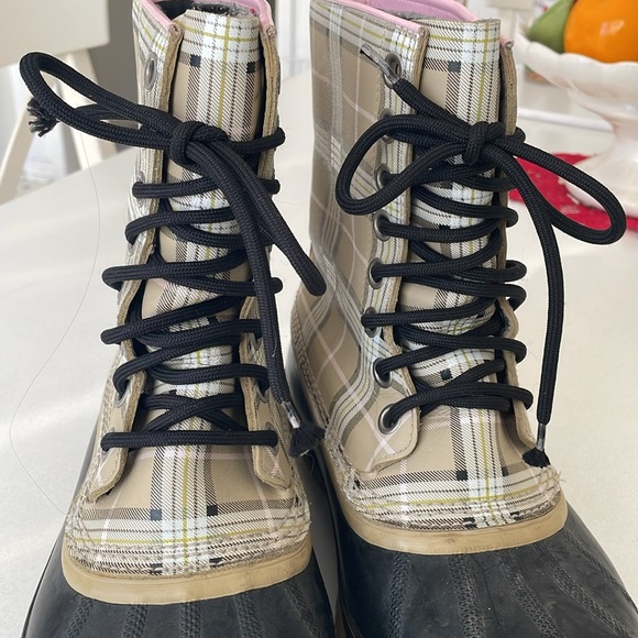 Plaid Sorel Waterproof Boots - Picture 6 of 7